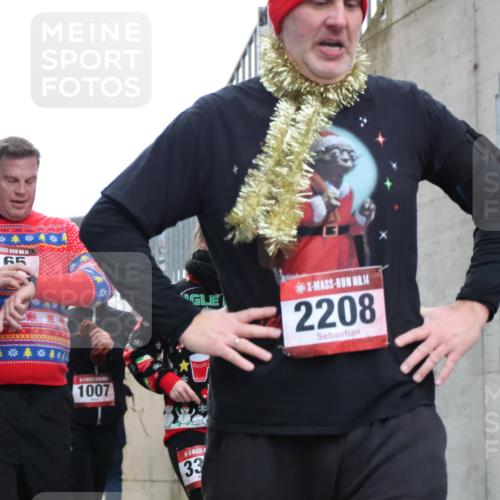 08.12.2024 - St. Pauli X-Mass-Run No. 14 H.Heesch http://msf.ph/oto/7494942 08.12.2024 10:07:26 Ziel 129, 151, 2062, 2208, 2212, 2346, 2843, 2861, 2888, 129, 165, 892, 1007, 1426, 1720, 2099, 2208, 2861, 3153, 3338, 3342 meine-sportfotos.de