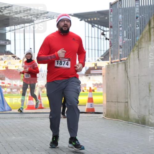 08.12.2024 - St. Pauli X-Mass-Run No. 14 H.Heesch http://msf.ph/oto/7494950 08.12.2024 09:59:31 Ziel 738, 1534, 1874, 2983, 3293, 1202, 1802, 1874, 3293 meine-sportfotos.de