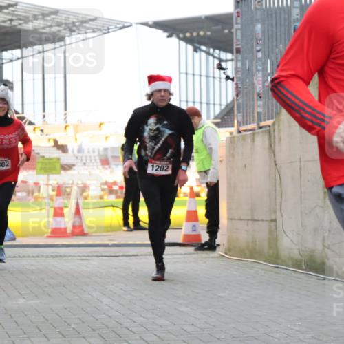 08.12.2024 - St. Pauli X-Mass-Run No. 14 H.Heesch http://msf.ph/oto/7494961 08.12.2024 09:59:32 Ziel 738, 1534, 1874, 2983, 3293, 1202, 1802, 1874, 3293 meine-sportfotos.de