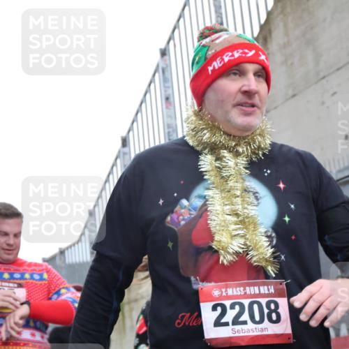 08.12.2024 - St. Pauli X-Mass-Run No. 14 H.Heesch http://msf.ph/oto/7494962 08.12.2024 10:07:26 Ziel 129, 151, 2062, 2208, 2212, 2346, 2843, 2861, 2888, 129, 165, 892, 1007, 1426, 1720, 2099, 2208, 2861, 3153, 3338, 3342 meine-sportfotos.de