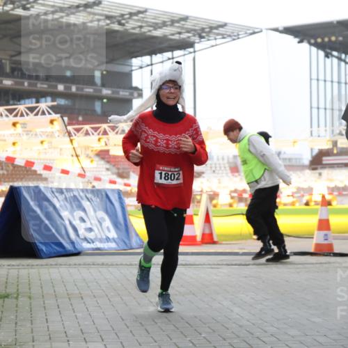 08.12.2024 - St. Pauli X-Mass-Run No. 14 H.Heesch http://msf.ph/oto/7494992 08.12.2024 09:59:33 Ziel 738, 1534, 1874, 2983, 3293, 1202, 1802, 1874 meine-sportfotos.de
