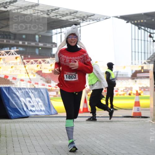 08.12.2024 - St. Pauli X-Mass-Run No. 14 H.Heesch http://msf.ph/oto/7495011 08.12.2024 09:59:33 Ziel 738, 1534, 1874, 2983, 3293, 1202, 1802, 1874 meine-sportfotos.de