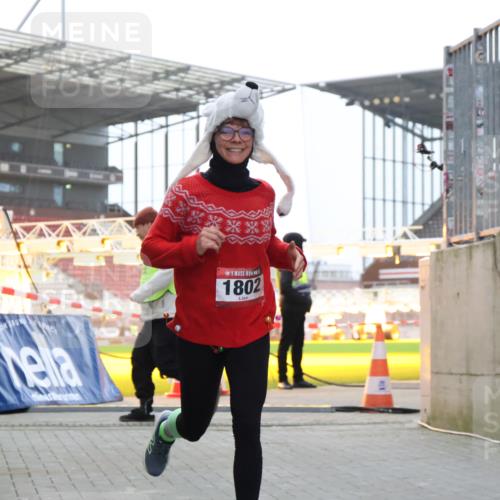 08.12.2024 - St. Pauli X-Mass-Run No. 14 H.Heesch http://msf.ph/oto/7495052 08.12.2024 09:59:34 Ziel 738, 1202, 1534, 1802, 1874, 2983, 3293, 1202, 1802 meine-sportfotos.de