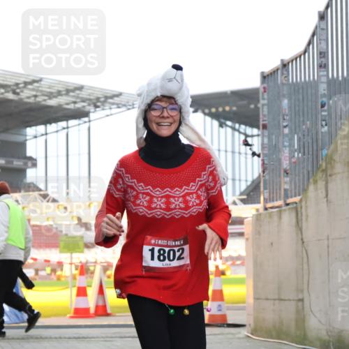 08.12.2024 - St. Pauli X-Mass-Run No. 14 H.Heesch http://msf.ph/oto/7495064 08.12.2024 09:59:34 Ziel 738, 1202, 1534, 1802, 1874, 2983, 3293, 1202, 1802 meine-sportfotos.de