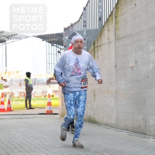 08.12.2024 - St. Pauli X-Mass-Run No. 14 H.Heesch http://msf.ph/oto/7495134 08.12.2024 09:59:44 Ziel 431, 1202, 1802, 1874, 3293, 431, 2746, 2762, 3156, 3157 meine-sportfotos.de
