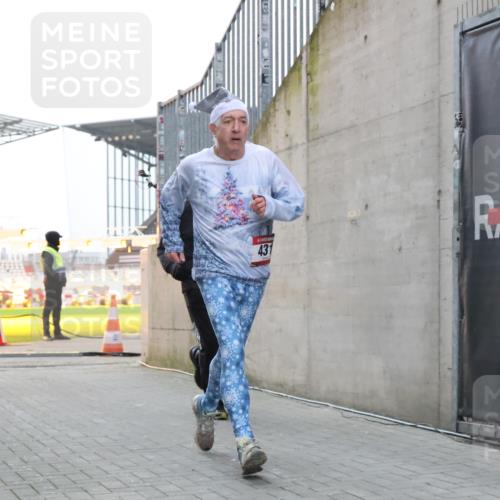 08.12.2024 - St. Pauli X-Mass-Run No. 14 H.Heesch http://msf.ph/oto/7495160 08.12.2024 09:59:45 Ziel 431, 1202, 1802, 1874, 2746, 431, 2746, 2762, 3156, 3157 meine-sportfotos.de