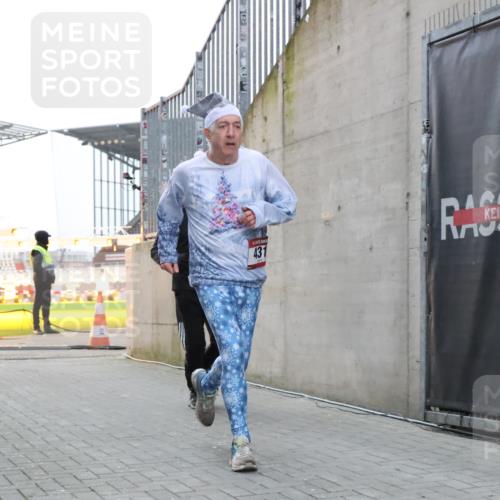 08.12.2024 - St. Pauli X-Mass-Run No. 14 H.Heesch http://msf.ph/oto/7495168 08.12.2024 09:59:45 Ziel 431, 1202, 1802, 1874, 2746, 431, 2746, 2762, 3156, 3157 meine-sportfotos.de