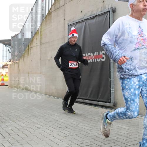 08.12.2024 - St. Pauli X-Mass-Run No. 14 H.Heesch http://msf.ph/oto/7495229 08.12.2024 09:59:46 Ziel 431, 1202, 1802, 2746, 190, 431, 2746, 2762, 3156, 3157 meine-sportfotos.de