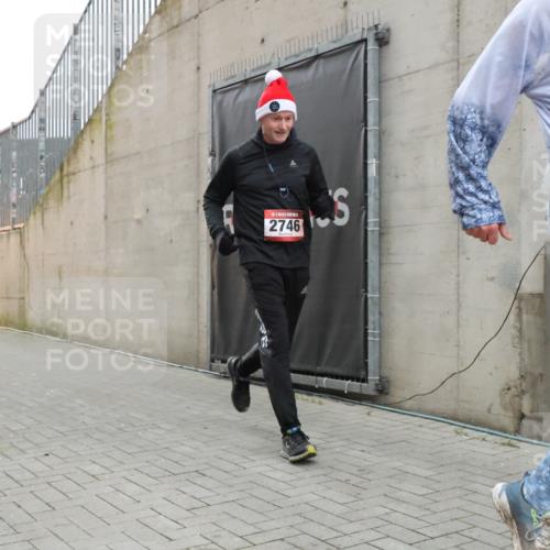 08.12.2024 - St. Pauli X-Mass-Run No. 14 H.Heesch http://msf.ph/oto/7495255 08.12.2024 09:59:46 Ziel 431, 1202, 1802, 2746, 190, 431, 2746, 2762, 3156, 3157 meine-sportfotos.de