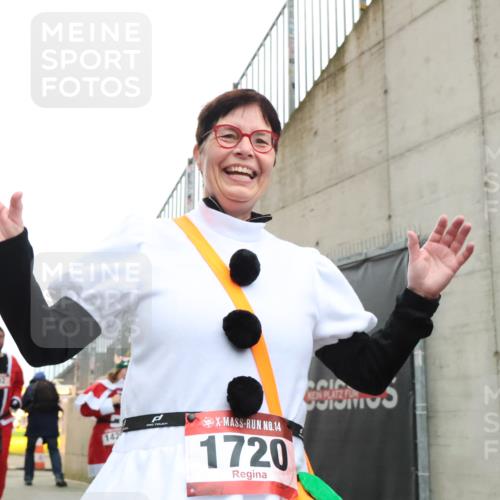 08.12.2024 - St. Pauli X-Mass-Run No. 14 H.Heesch http://msf.ph/oto/7495256 08.12.2024 10:07:32 Ziel 129, 165, 1007, 1720, 2099, 2208, 2843, 2861, 2888, 3153, 3338, 3342, 892, 1124, 1426, 3153 meine-sportfotos.de