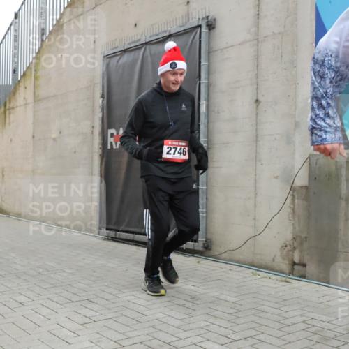 08.12.2024 - St. Pauli X-Mass-Run No. 14 H.Heesch http://msf.ph/oto/7495268 08.12.2024 09:59:46 Ziel 431, 1202, 1802, 2746, 190, 431, 2746, 2762, 3156, 3157 meine-sportfotos.de