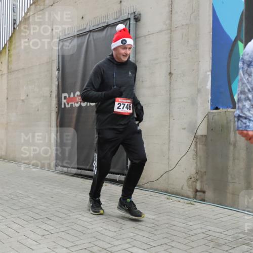 08.12.2024 - St. Pauli X-Mass-Run No. 14 H.Heesch http://msf.ph/oto/7495276 08.12.2024 09:59:46 Ziel 431, 1202, 1802, 2746, 190, 431, 2746, 2762, 3156, 3157 meine-sportfotos.de