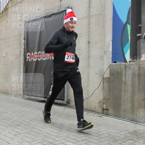08.12.2024 - St. Pauli X-Mass-Run No. 14 H.Heesch http://msf.ph/oto/7495283 08.12.2024 09:59:46 Ziel 431, 1202, 1802, 2746, 190, 431, 2746, 2762, 3156, 3157 meine-sportfotos.de