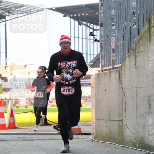08.12.2024 - St. Pauli X-Mass-Run No. 14 H.Heesch http://msf.ph/oto/7495298 08.12.2024 09:59:49 Ziel 431, 2746, 190, 2762, 3156, 3157 meine-sportfotos.de