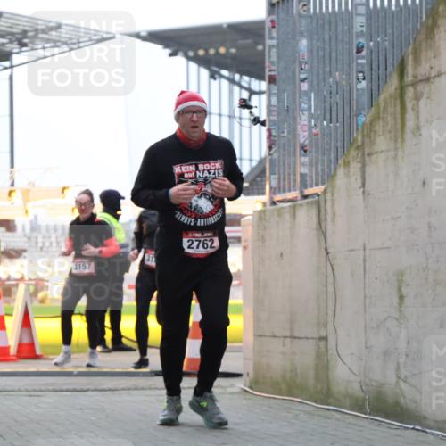 08.12.2024 - St. Pauli X-Mass-Run No. 14 H.Heesch http://msf.ph/oto/7495313 08.12.2024 09:59:49 Ziel 431, 2746, 190, 2762, 3156, 3157 meine-sportfotos.de