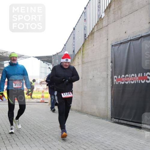 08.12.2024 - St. Pauli X-Mass-Run No. 14 H.Heesch http://msf.ph/oto/7495363 08.12.2024 10:07:35 Ziel 129, 165, 892, 1007, 1426, 1720, 2099, 2208, 2843, 2861, 2888, 3153, 3338, 3342, 892, 1124, 1426 meine-sportfotos.de