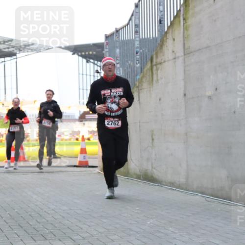08.12.2024 - St. Pauli X-Mass-Run No. 14 H.Heesch http://msf.ph/oto/7495384 08.12.2024 09:59:49 Ziel 431, 2746, 190, 2762, 3156, 3157 meine-sportfotos.de