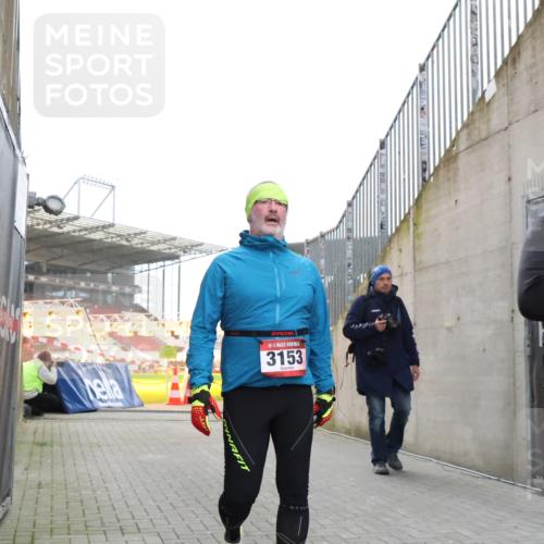 08.12.2024 - St. Pauli X-Mass-Run No. 14 H.Heesch http://msf.ph/oto/7495404 08.12.2024 10:07:37 Ziel 129, 165, 892, 1007, 1124, 1426, 1720, 2099, 2208, 2843, 2861, 2888, 3153, 3338, 3342, 1124 meine-sportfotos.de