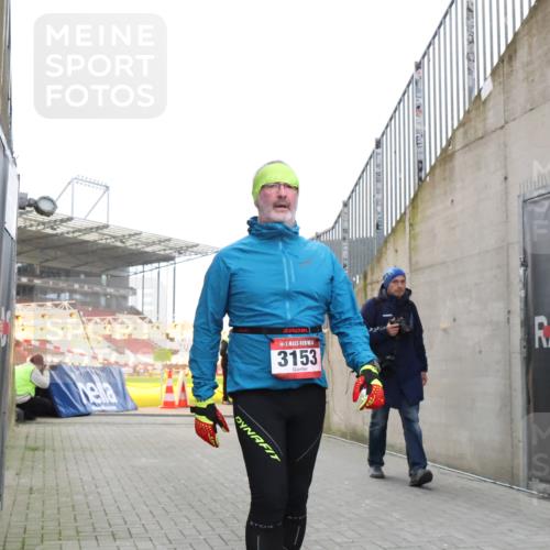 08.12.2024 - St. Pauli X-Mass-Run No. 14 H.Heesch http://msf.ph/oto/7495446 08.12.2024 10:07:37 Ziel 129, 165, 892, 1007, 1124, 1426, 1720, 2099, 2208, 2843, 2861, 2888, 3153, 3338, 3342, 1124 meine-sportfotos.de