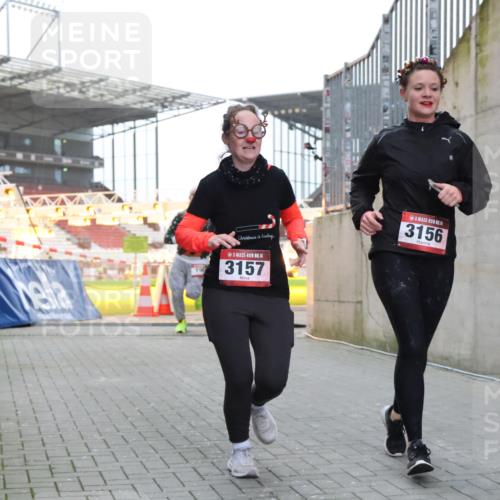 08.12.2024 - St. Pauli X-Mass-Run No. 14 H.Heesch http://msf.ph/oto/7495522 08.12.2024 09:59:52 Ziel 431, 2746, 2762, 3156, 3157, 190, 2762, 3156, 3157 meine-sportfotos.de