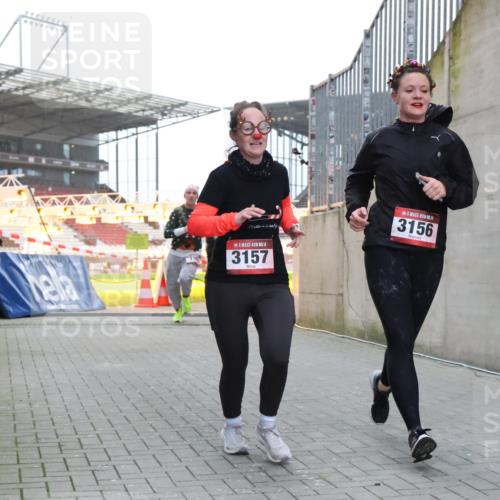 08.12.2024 - St. Pauli X-Mass-Run No. 14 H.Heesch http://msf.ph/oto/7495529 08.12.2024 09:59:52 Ziel 431, 2746, 2762, 3156, 3157, 190, 2762, 3156, 3157 meine-sportfotos.de