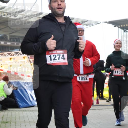 08.12.2024 - St. Pauli X-Mass-Run No. 14 H.Heesch http://msf.ph/oto/7495544 08.12.2024 10:07:54 Ziel 1274, 1092, 1152, 1153, 1274, 1685, 1867, 2504, 2505 meine-sportfotos.de