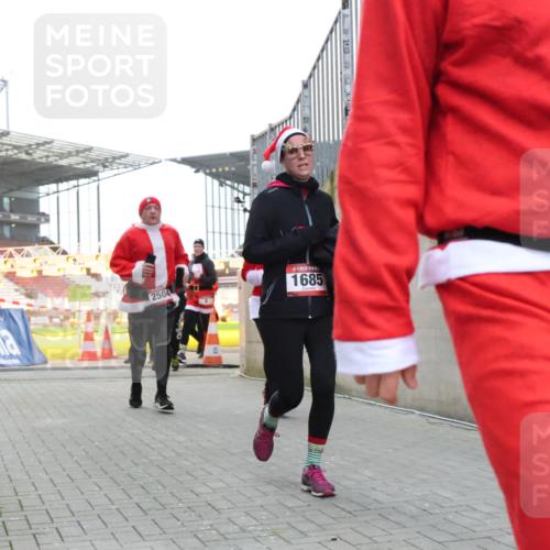 08.12.2024 - St. Pauli X-Mass-Run No. 14 H.Heesch http://msf.ph/oto/7495604 08.12.2024 10:07:58 Ziel 1092, 1152, 1153, 1274, 1685, 9, 11, 1092, 1685, 1867, 2350, 2501, 2504, 2505 meine-sportfotos.de