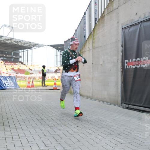 08.12.2024 - St. Pauli X-Mass-Run No. 14 H.Heesch http://msf.ph/oto/7495674 08.12.2024 09:59:55 Ziel 190, 431, 2746, 2762, 3156, 3157, 100, 190 meine-sportfotos.de