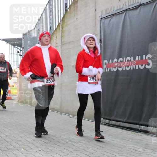 08.12.2024 - St. Pauli X-Mass-Run No. 14 H.Heesch http://msf.ph/oto/7495680 08.12.2024 10:08:00 Ziel 1092, 1152, 1153, 1274, 1685, 2504, 2505, 9, 11, 1297, 1685, 1867, 2350, 2501, 2504, 2505 meine-sportfotos.de