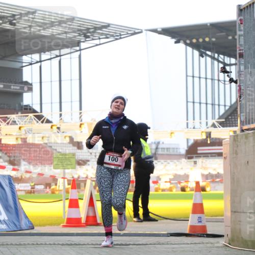 08.12.2024 - St. Pauli X-Mass-Run No. 14 H.Heesch http://msf.ph/oto/7495703 08.12.2024 10:00:00 Ziel 190, 2762, 3156, 3157, 100, 2932 meine-sportfotos.de