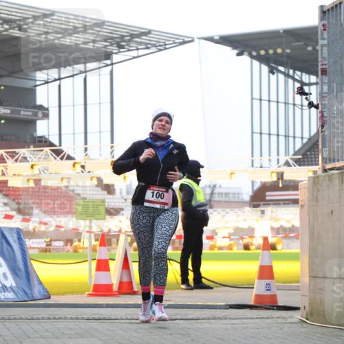 08.12.2024 - St. Pauli X-Mass-Run No. 14 H.Heesch http://msf.ph/oto/7495716 08.12.2024 10:00:00 Ziel 190, 2762, 3156, 3157, 100, 2932 meine-sportfotos.de