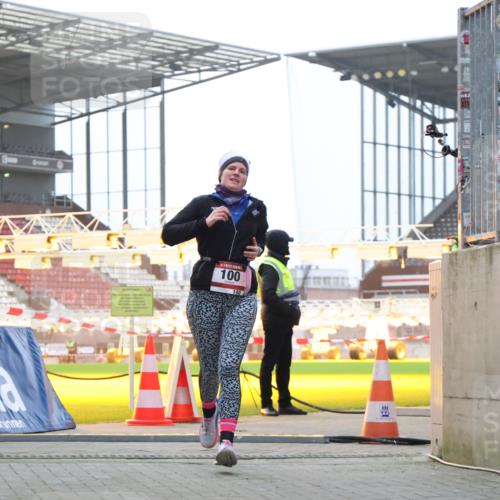 08.12.2024 - St. Pauli X-Mass-Run No. 14 H.Heesch http://msf.ph/oto/7495722 08.12.2024 10:00:00 Ziel 190, 2762, 3156, 3157, 100, 2932 meine-sportfotos.de
