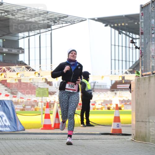08.12.2024 - St. Pauli X-Mass-Run No. 14 H.Heesch http://msf.ph/oto/7495727 08.12.2024 10:00:01 Ziel 190, 2762, 3156, 3157, 100, 2932 meine-sportfotos.de