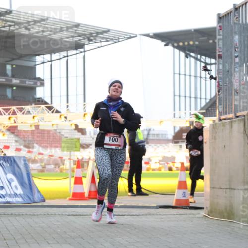 08.12.2024 - St. Pauli X-Mass-Run No. 14 H.Heesch http://msf.ph/oto/7495746 08.12.2024 10:00:01 Ziel 190, 2762, 3156, 3157, 100, 2932 meine-sportfotos.de