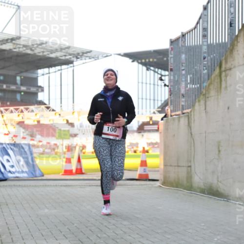 08.12.2024 - St. Pauli X-Mass-Run No. 14 H.Heesch http://msf.ph/oto/7495803 08.12.2024 10:00:02 Ziel 100, 190, 2762, 3156, 3157, 100, 2932 meine-sportfotos.de