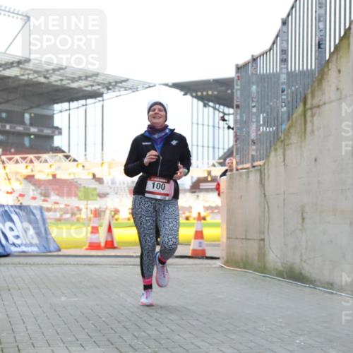08.12.2024 - St. Pauli X-Mass-Run No. 14 H.Heesch http://msf.ph/oto/7495811 08.12.2024 10:00:02 Ziel 100, 190, 2762, 3156, 3157, 100, 2932 meine-sportfotos.de