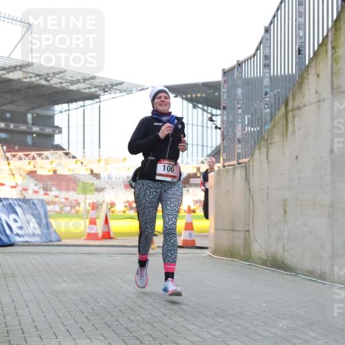 08.12.2024 - St. Pauli X-Mass-Run No. 14 H.Heesch http://msf.ph/oto/7495827 08.12.2024 10:00:02 Ziel 100, 190, 2762, 3156, 3157, 100, 2932 meine-sportfotos.de