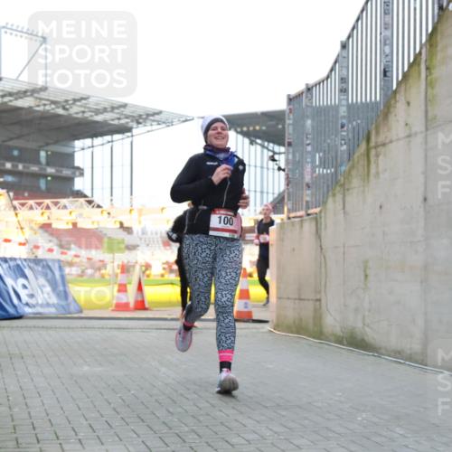 08.12.2024 - St. Pauli X-Mass-Run No. 14 H.Heesch http://msf.ph/oto/7495834 08.12.2024 10:00:02 Ziel 100, 190, 2762, 3156, 3157, 100, 2932 meine-sportfotos.de