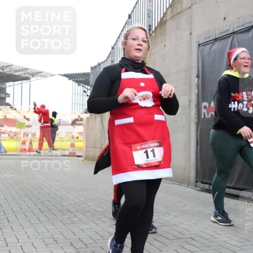08.12.2024 - St. Pauli X-Mass-Run No. 14 H.Heesch http://msf.ph/oto/7495845 08.12.2024 10:08:05 Ziel 9, 11, 1092, 1152, 1153, 1274, 1685, 1867, 2350, 2501, 2504, 2505, 9, 11, 1297, 2350, 2501, 3010, 3012 meine-sportfotos.de