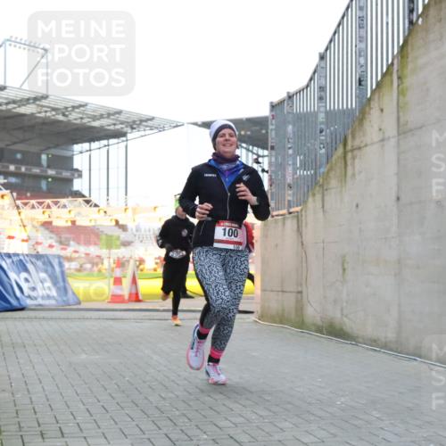 08.12.2024 - St. Pauli X-Mass-Run No. 14 H.Heesch http://msf.ph/oto/7495856 08.12.2024 10:00:02 Ziel 100, 190, 2762, 3156, 3157, 100, 2932 meine-sportfotos.de