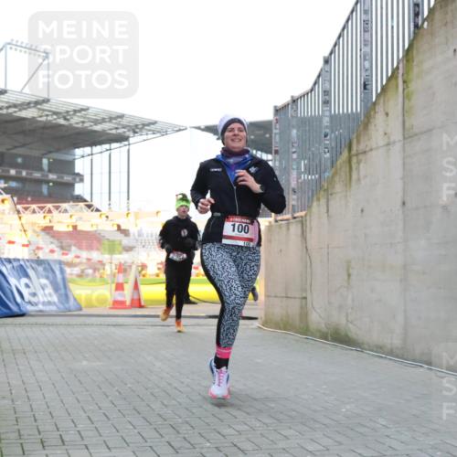 08.12.2024 - St. Pauli X-Mass-Run No. 14 H.Heesch http://msf.ph/oto/7495868 08.12.2024 10:00:02 Ziel 100, 190, 2762, 3156, 3157, 100, 2932 meine-sportfotos.de