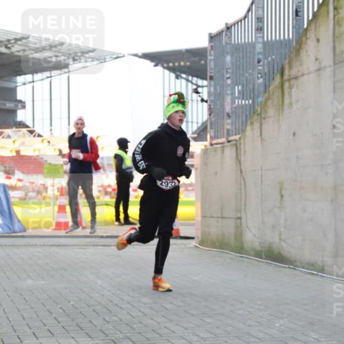 08.12.2024 - St. Pauli X-Mass-Run No. 14 H.Heesch http://msf.ph/oto/7495920 08.12.2024 10:00:04 Ziel 100, 190, 2762, 2932, 3156, 3157, 100, 2932, 3294 meine-sportfotos.de