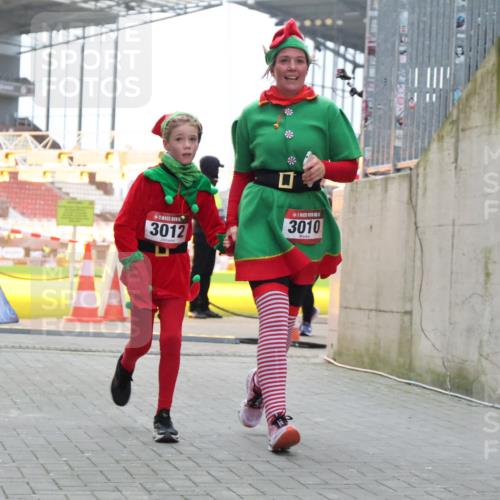 08.12.2024 - St. Pauli X-Mass-Run No. 14 H.Heesch http://msf.ph/oto/7496038 08.12.2024 10:08:12 Ziel 9, 11, 1297, 1685, 1867, 2350, 2501, 2504, 2505, 83, 328, 580, 2587, 2969, 3010, 3012 meine-sportfotos.de