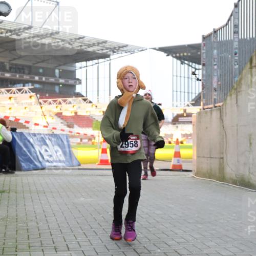 08.12.2024 - St. Pauli X-Mass-Run No. 14 H.Heesch http://msf.ph/oto/7496265 08.12.2024 10:00:15 Ziel 100, 2478, 2480, 2932, 2958, 3294, 123, 2478, 2480, 2739, 2958 meine-sportfotos.de