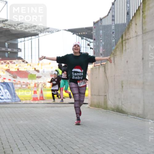 08.12.2024 - St. Pauli X-Mass-Run No. 14 H.Heesch http://msf.ph/oto/7496330 08.12.2024 10:00:16 Ziel 100, 2478, 2480, 2932, 2958, 3294, 123, 2739, 2958 meine-sportfotos.de