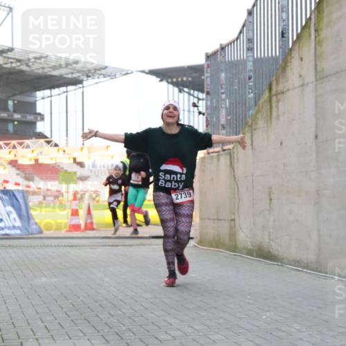 08.12.2024 - St. Pauli X-Mass-Run No. 14 H.Heesch http://msf.ph/oto/7496336 08.12.2024 10:00:16 Ziel 100, 2478, 2480, 2932, 2958, 3294, 123, 2739, 2958 meine-sportfotos.de