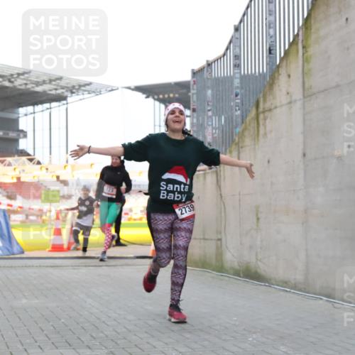 08.12.2024 - St. Pauli X-Mass-Run No. 14 H.Heesch http://msf.ph/oto/7496368 08.12.2024 10:00:16 Ziel 100, 2478, 2480, 2932, 2958, 3294, 123, 2739, 2958 meine-sportfotos.de