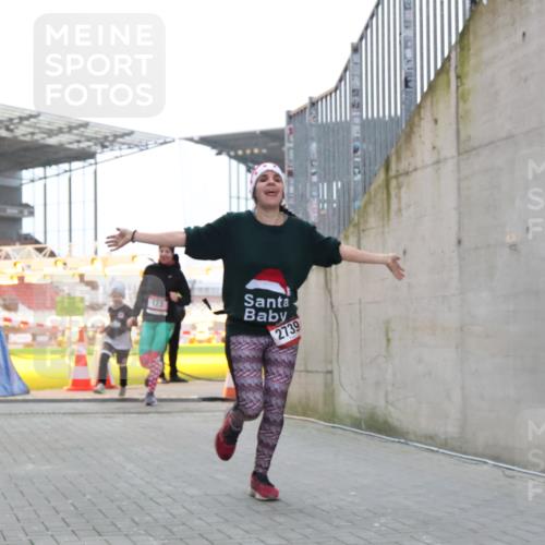 08.12.2024 - St. Pauli X-Mass-Run No. 14 H.Heesch http://msf.ph/oto/7496379 08.12.2024 10:00:16 Ziel 100, 2478, 2480, 2932, 2958, 3294, 123, 2739, 2958 meine-sportfotos.de