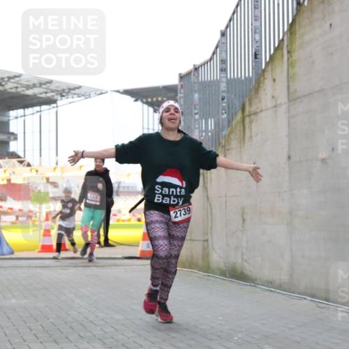 08.12.2024 - St. Pauli X-Mass-Run No. 14 H.Heesch http://msf.ph/oto/7496386 08.12.2024 10:00:16 Ziel 100, 2478, 2480, 2932, 2958, 3294, 123, 2739, 2958 meine-sportfotos.de
