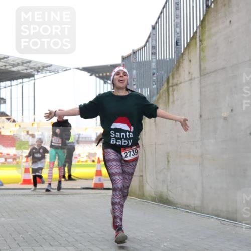 08.12.2024 - St. Pauli X-Mass-Run No. 14 H.Heesch http://msf.ph/oto/7496400 08.12.2024 10:00:16 Ziel 100, 2478, 2480, 2932, 2958, 3294, 123, 2739, 2958 meine-sportfotos.de